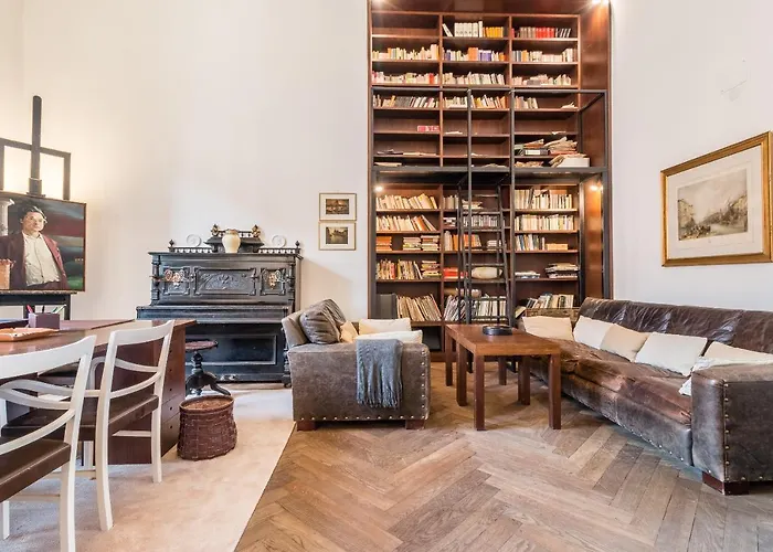 Red House Close To @accademia Bridge شقة البندقية