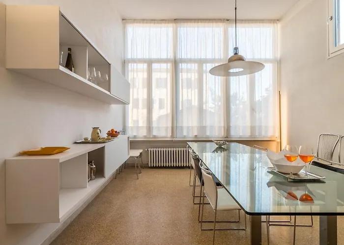 Red House Close To @accademia Bridge شقة البندقية