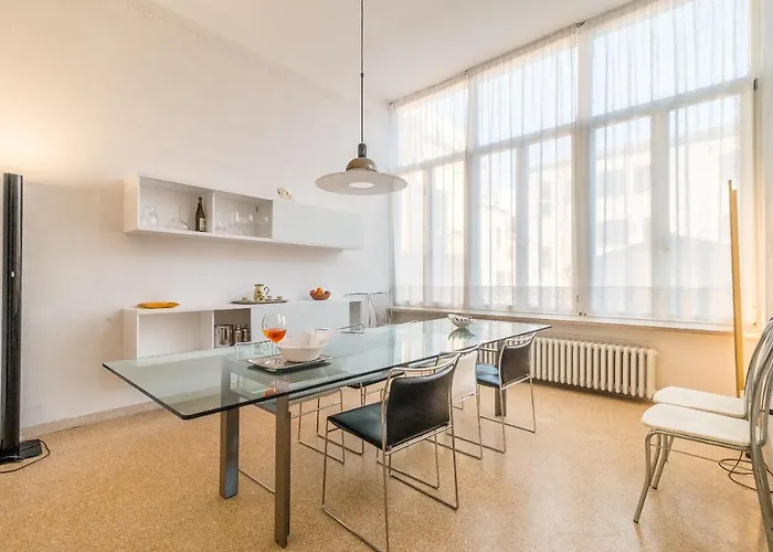 Red House Close To @accademia Bridge شقة البندقية