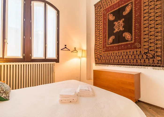 شقة Red House Close To @accademia Bridge *