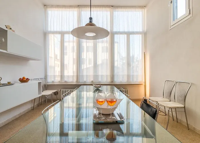 شقة Red House Close To @accademia Bridge *