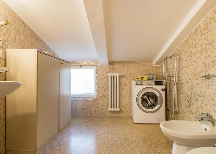 Red House Close To @accademia Bridge شقة